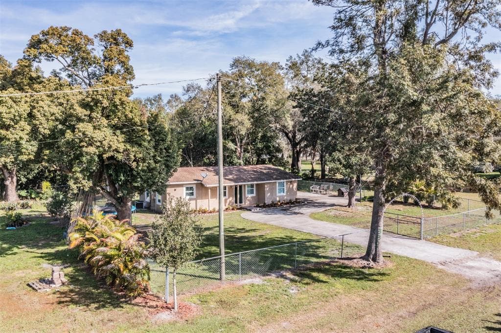 3307 RED RUFFLE LANE DOVER, FL 33527