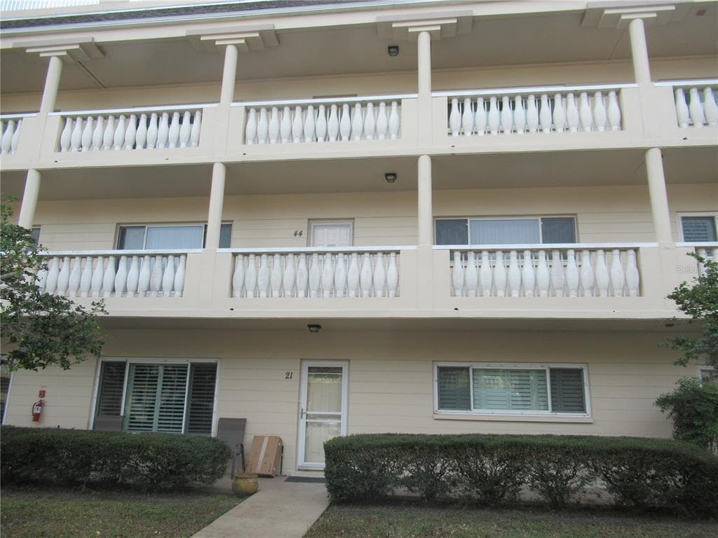 2170 AMERICUS BOULEVARD N UNIT 44 CLEARWATER, FL 33763