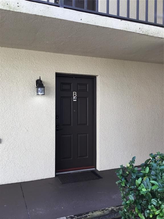 11704 RAINTREE LAKE LANE UNIT B TEMPLE TERRACE, FL 33617