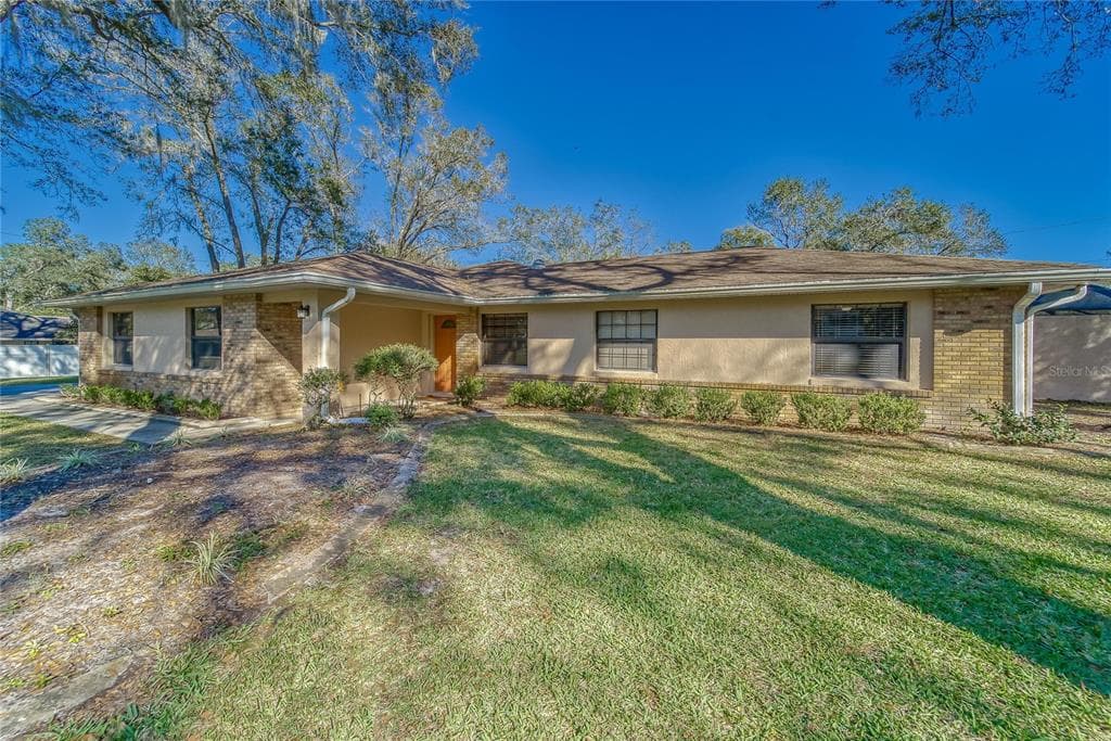 9141 LEHALL SQ E LAKELAND, FL 33810