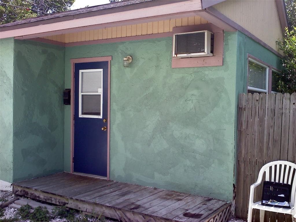 1661 27TH AVENUE N UNIT B ST PETERSBURG, FL 33713