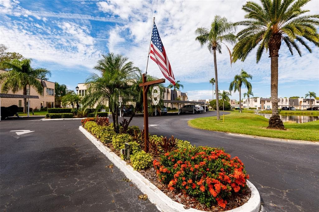 208 ELMWOOD CIRCLE UNIT 208 SEMINOLE, FL 33777
