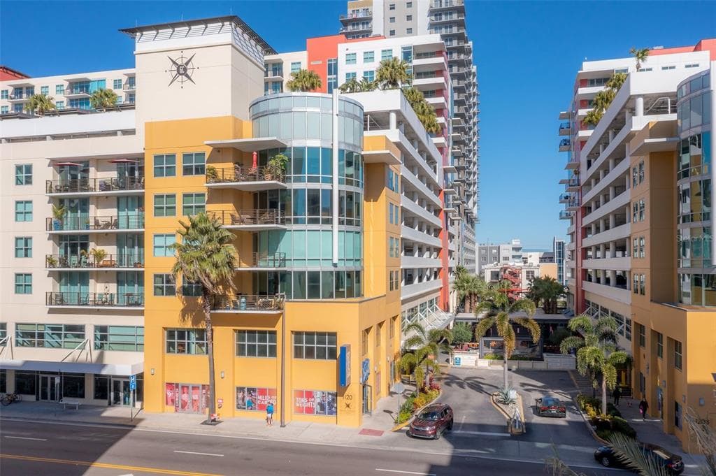 1120 E KENNEDY BOULEVARD UNIT 1220 TAMPA, FL 33602