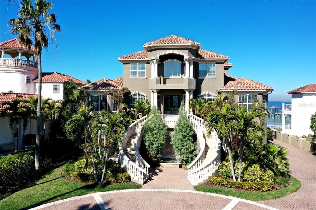 6602 SURFSIDE BOULEVARD APOLLO BEACH, FL 33572