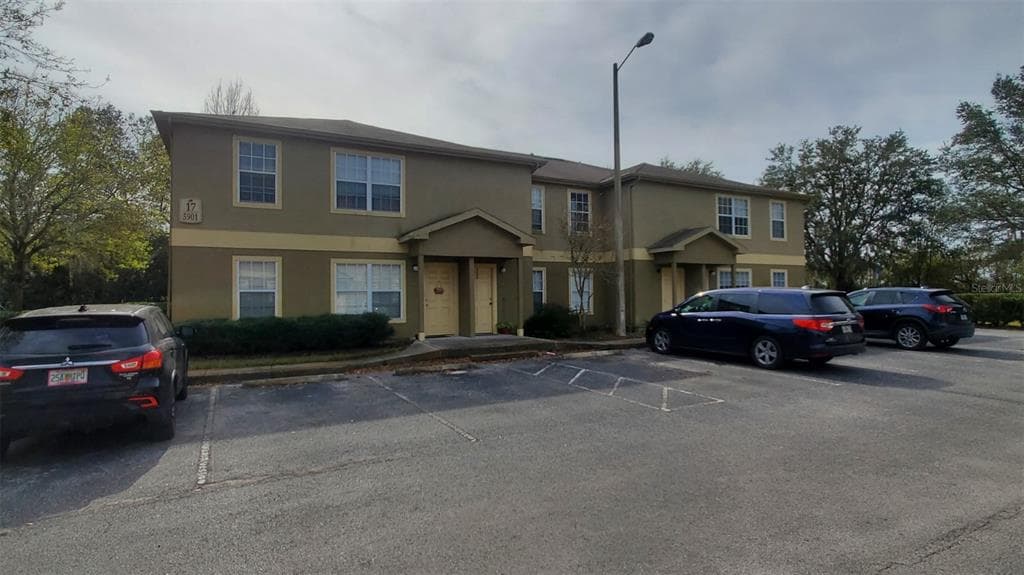 5901 BRICKLEBERRY LANE UNIT 104 ZEPHYRHILLS, FL 33541