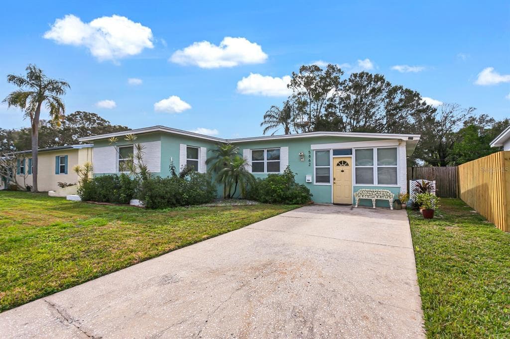 5862 MANGROVE STREET N ST PETERSBURG, FL 33703