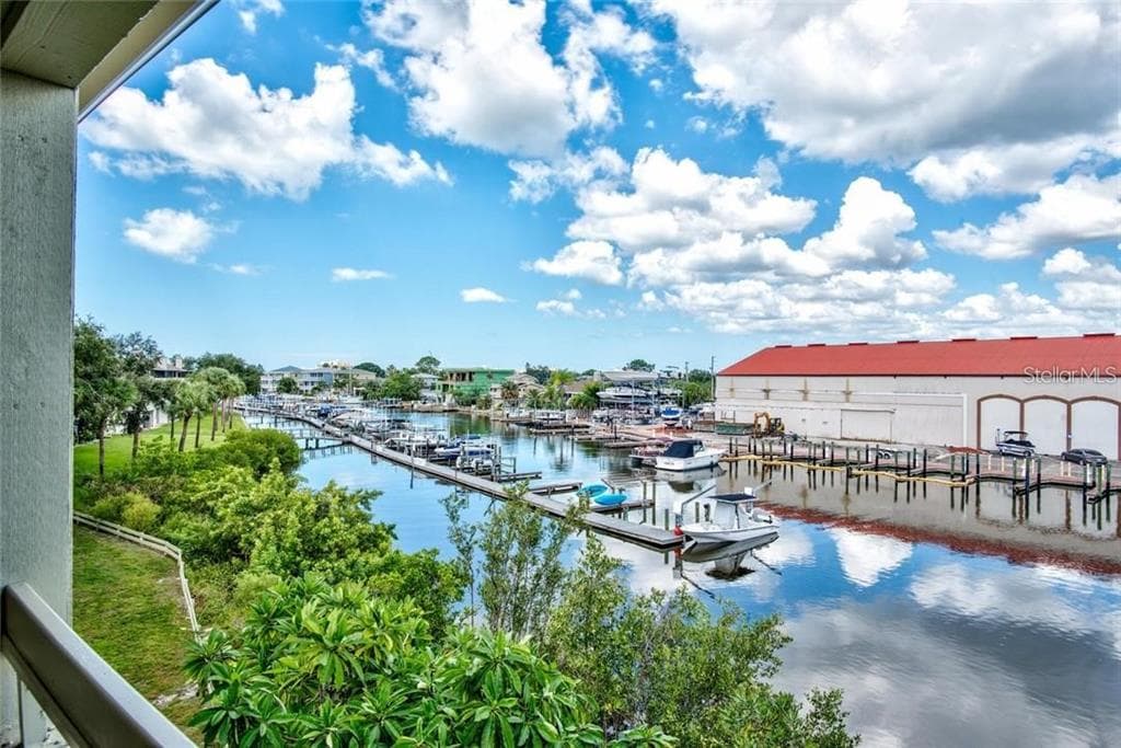 638 DRAKE LANE N DUNEDIN, FL 34698