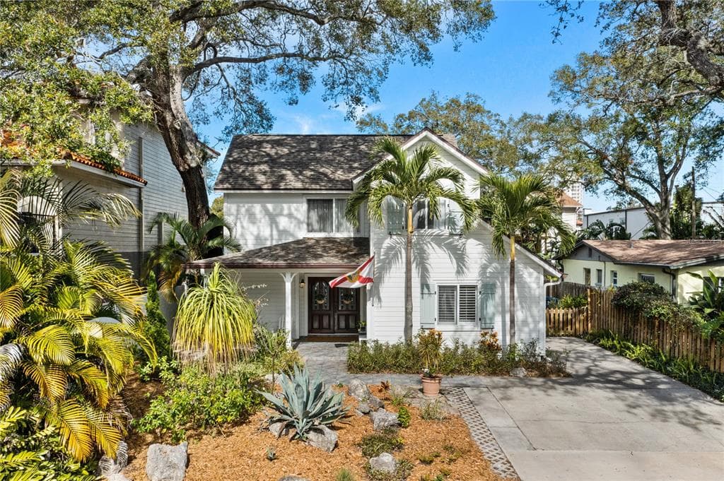 3011 W BAY VIEW AVENUE TAMPA, FL 33611