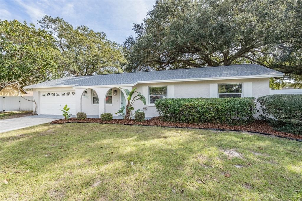 1635 GREENWOOD DRIVE DUNEDIN, FL 34698