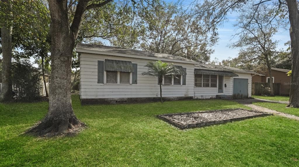 1004 W FRIBLEY STREET TAMPA, FL 33603