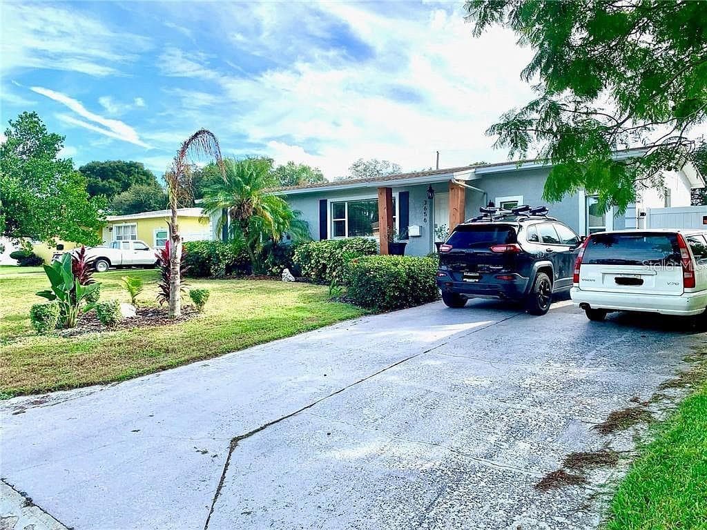 3656 ABINGTON AVENUE S ST PETERSBURG, FL 33711