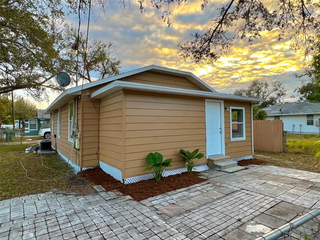 1540 7TH AVENUE E BRADENTON, FL 34208
