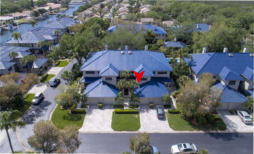 1676 WATERMARK CIRCLE NE ST PETERSBURG, FL 33702
