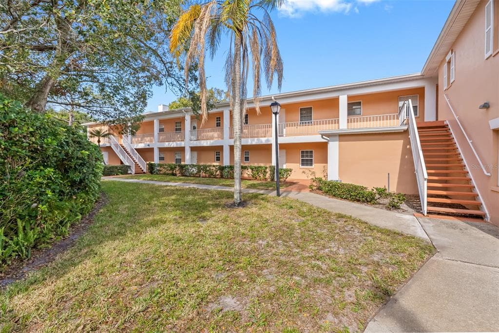 8300 BARDMOOR BOULEVARD UNIT 202 LARGO, FL 33777