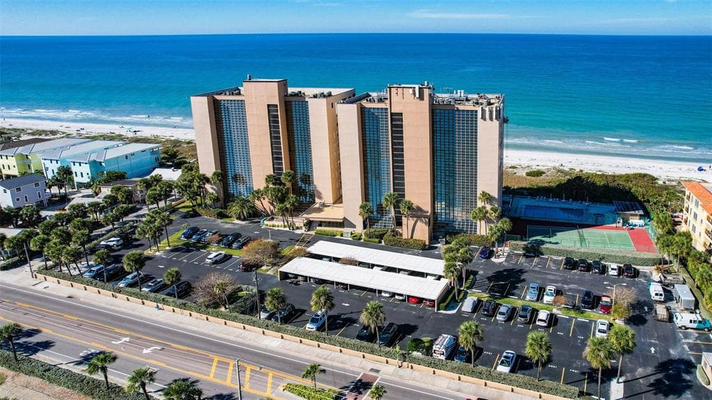 900 GULF BOULEVARD UNIT 204 INDIAN ROCKS BEACH, FL 33785