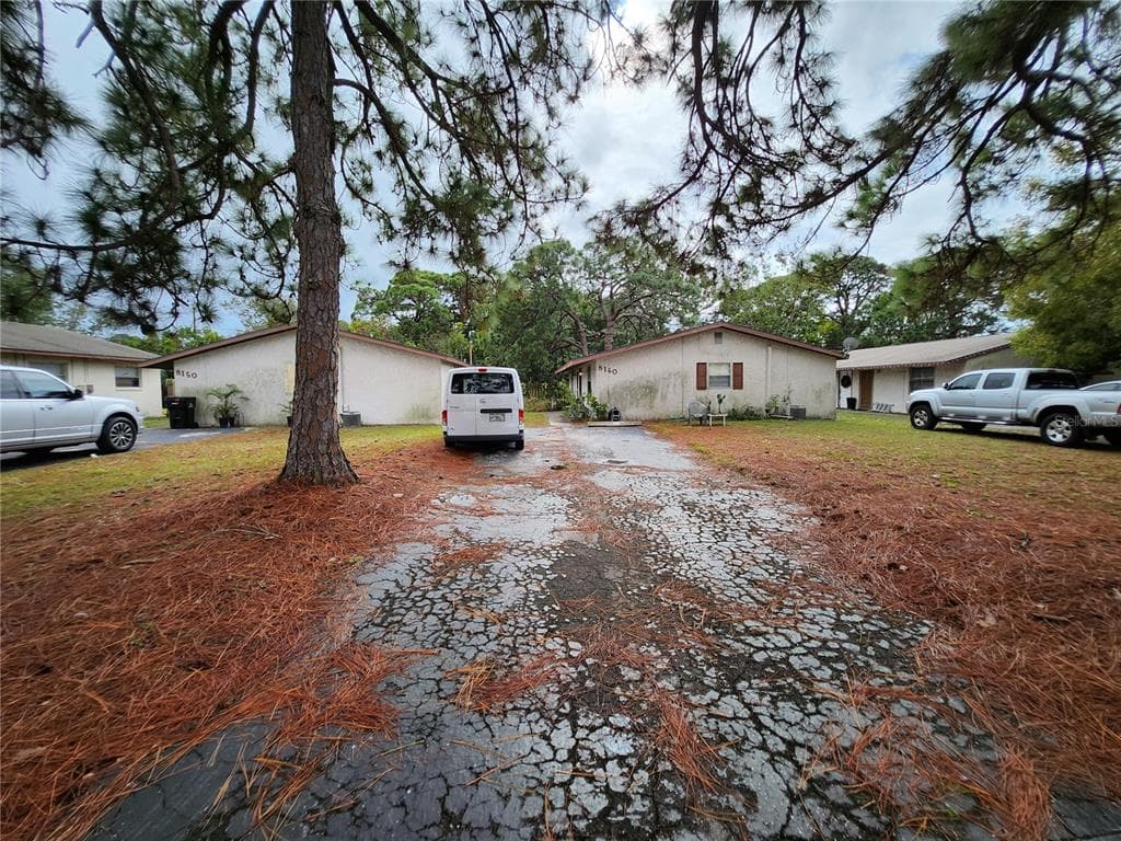 8150 & 8160 50TH AVENUE N ST PETERSBURG, FL 33709