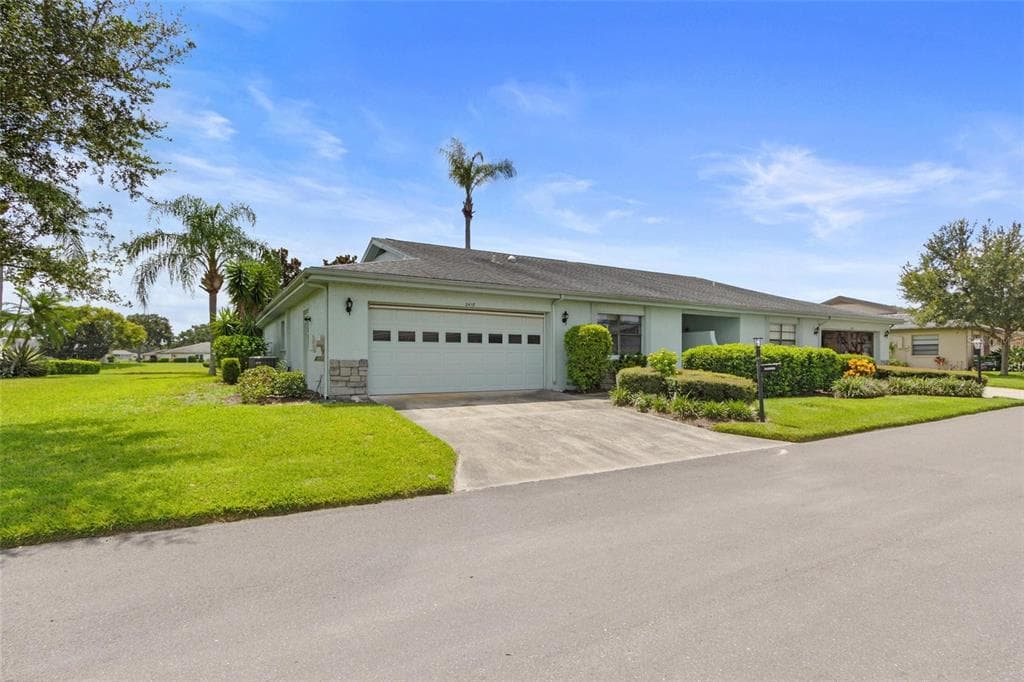 2418 LANCASTER DRIVE UNIT 108 SUN CITY CENTER, FL 33573