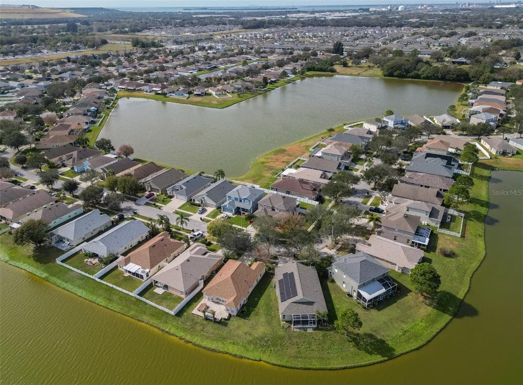 8337 CANTERBURY LAKE BOULEVARD TAMPA, FL 33619