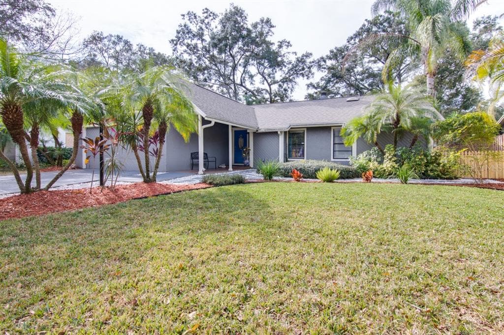15918 HAMPTON VILLAGE DRIVE TAMPA, FL 33618