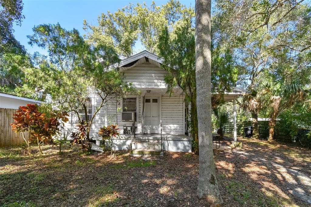 1276 SEDEEVA CIRCLE N CLEARWATER, FL 33755