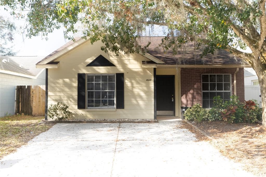 4608 LANTANA PLACE PLANT CITY, FL 33566