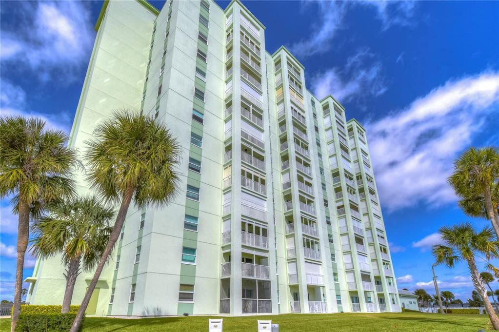 400 64TH AVENUE UNIT 1008 ST PETE BEACH, FL 33706