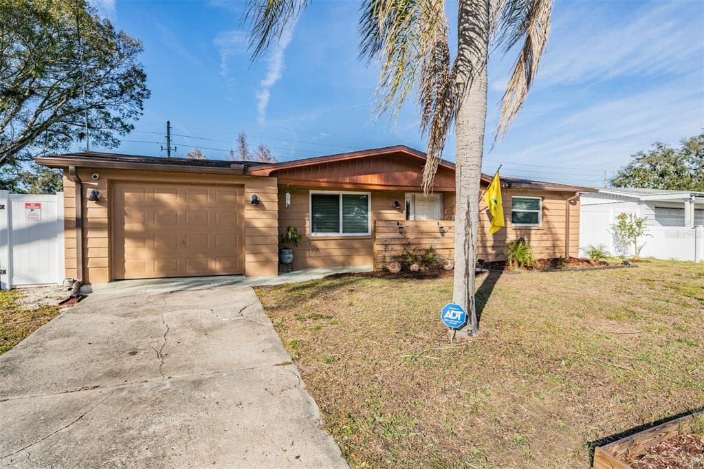 3454 PINEHURST DRIVE HOLIDAY, FL 34691