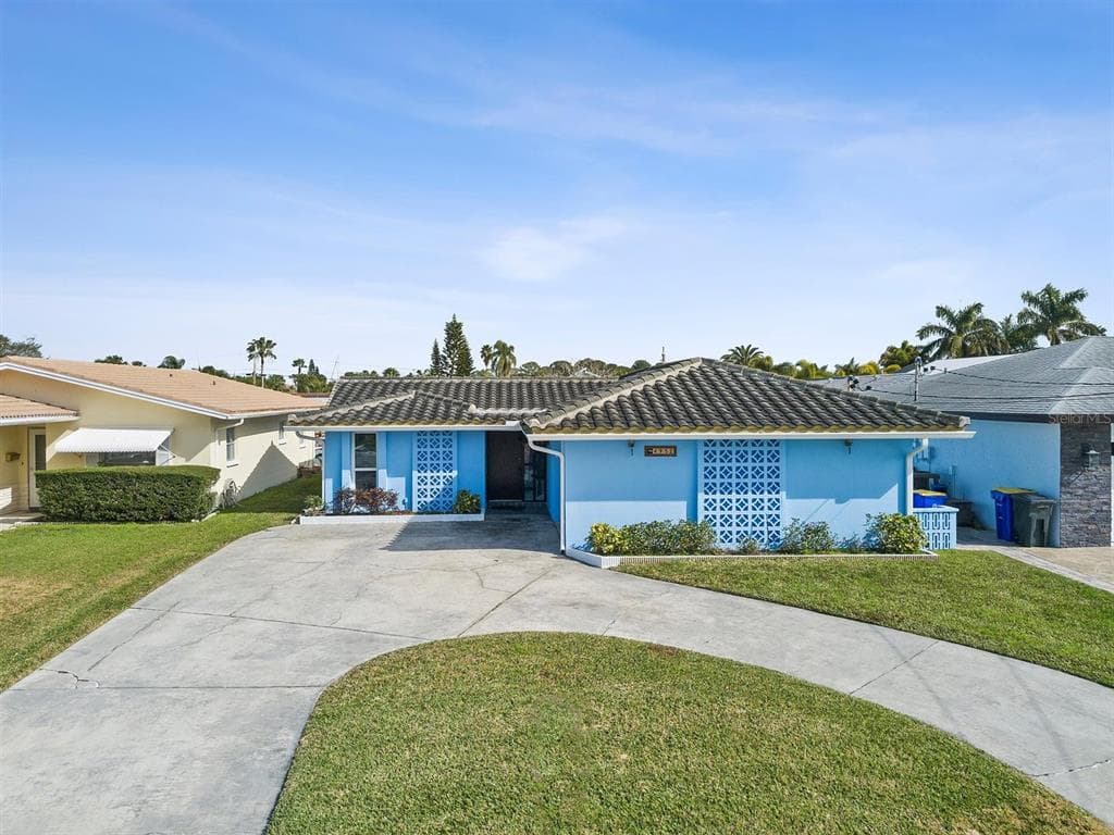 4952 BONITO DRIVE NEW PORT RICHEY, FL 34652