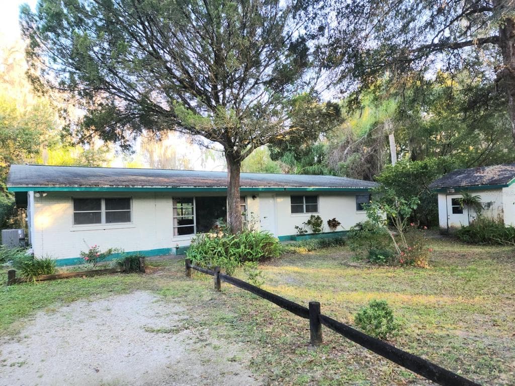 17913 CROOKED LANE LUTZ, FL 33548