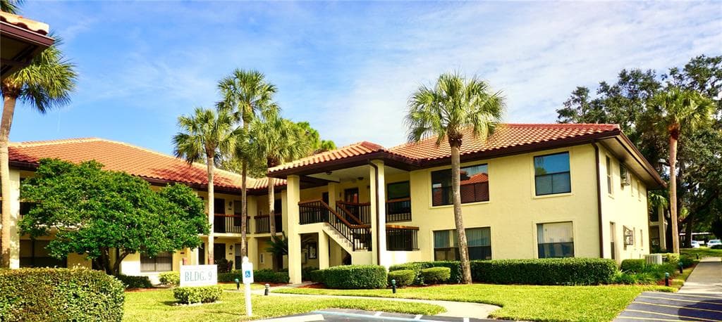 906 HAMMOCK PINE BOULEVARD UNIT 906 CLEARWATER, FL 33761