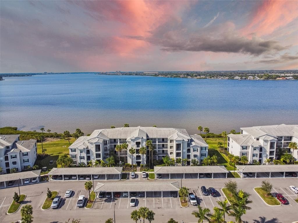 910 TIDEWATER SHORES LOOP UNIT 207 BRADENTON, FL 34208