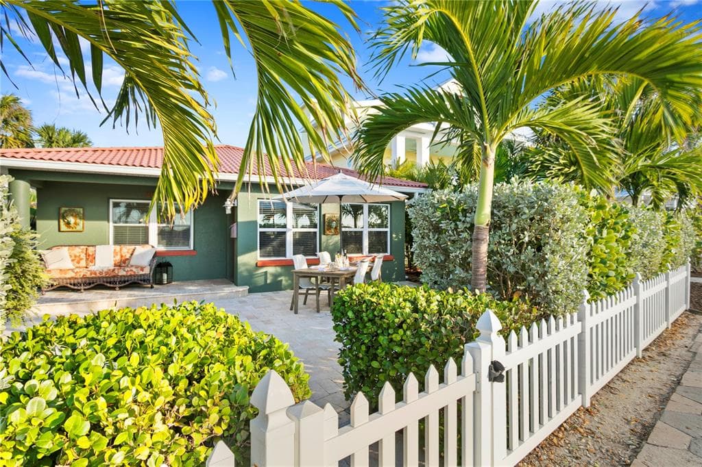 205 GULF WAY ST PETE BEACH, FL 33706