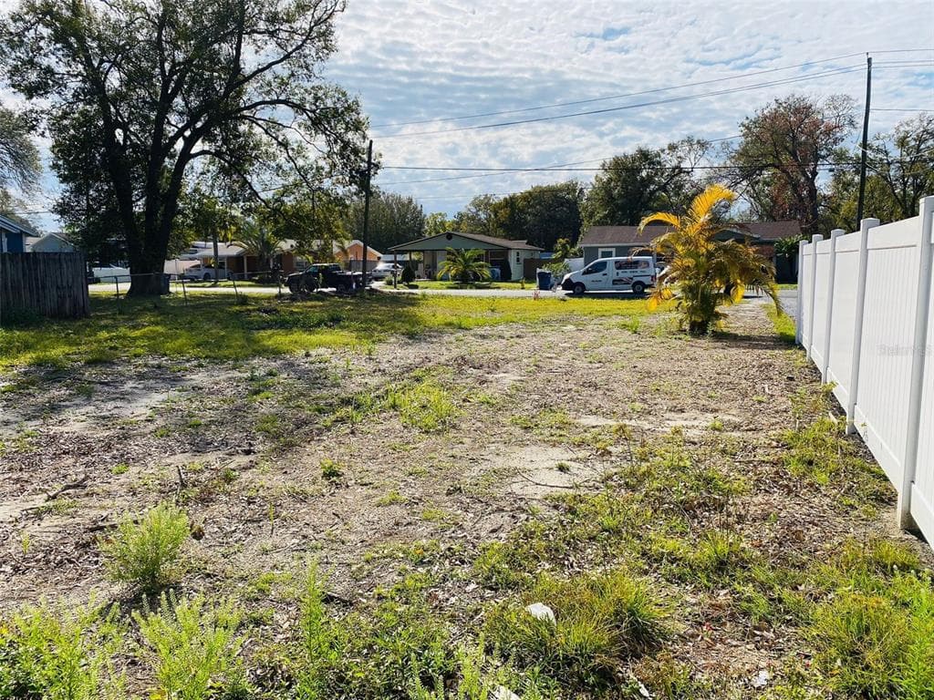 1713 W POWHATAN AVENUE TAMPA, FL 33603