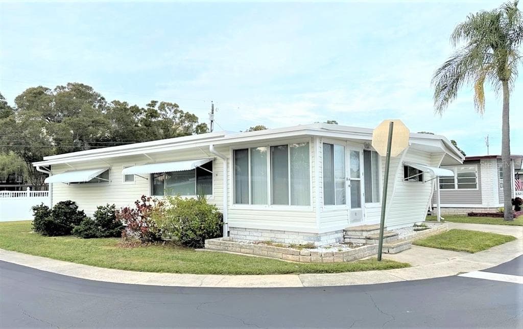 2000 E BAY DRIVE UNIT 10 LARGO, FL 33771