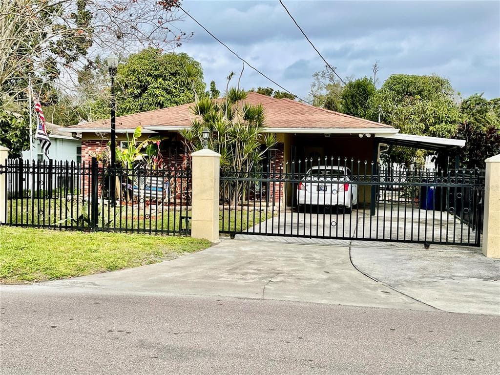 2609 W POWHATAN AVENUE TAMPA, FL 33614