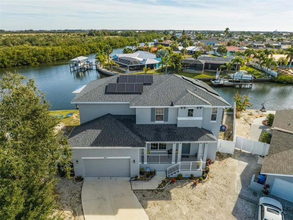 901 SILVER PALM WAY
