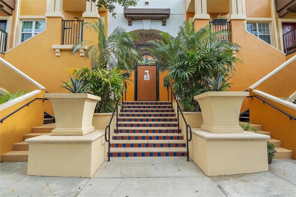 100 4TH AVENUE S UNIT 211