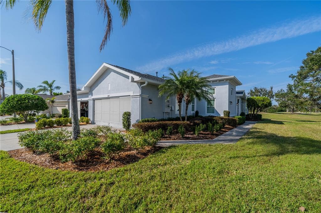 2447 SIFIELD GREENS WAY UNIT 2447 SUN CITY CENTER, FL 33573