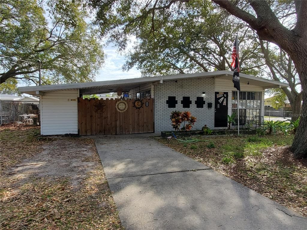4436 W BAY AVENUE TAMPA, FL 33616