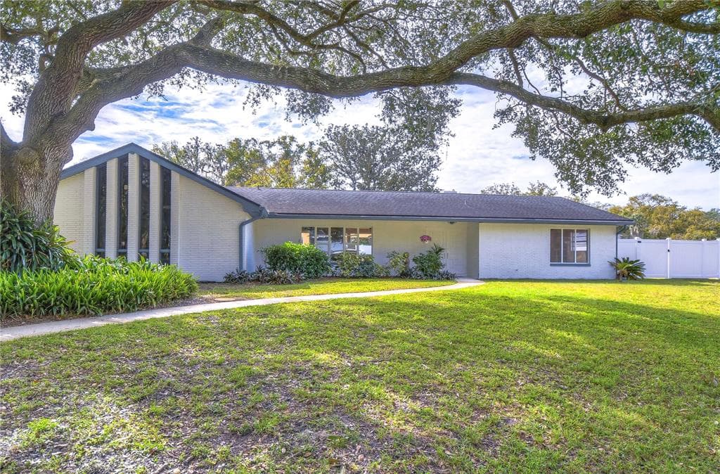 13512 GIBBONS PASS TAMPA, FL 33613