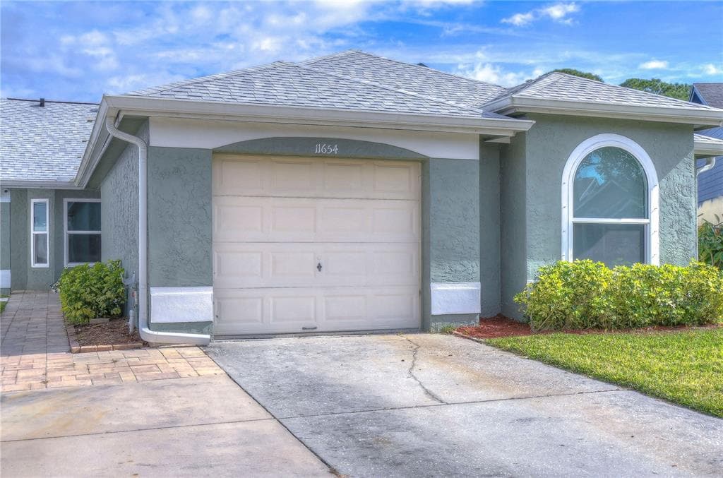 11654 SUNSHINE POND ROAD TAMPA, FL 33635