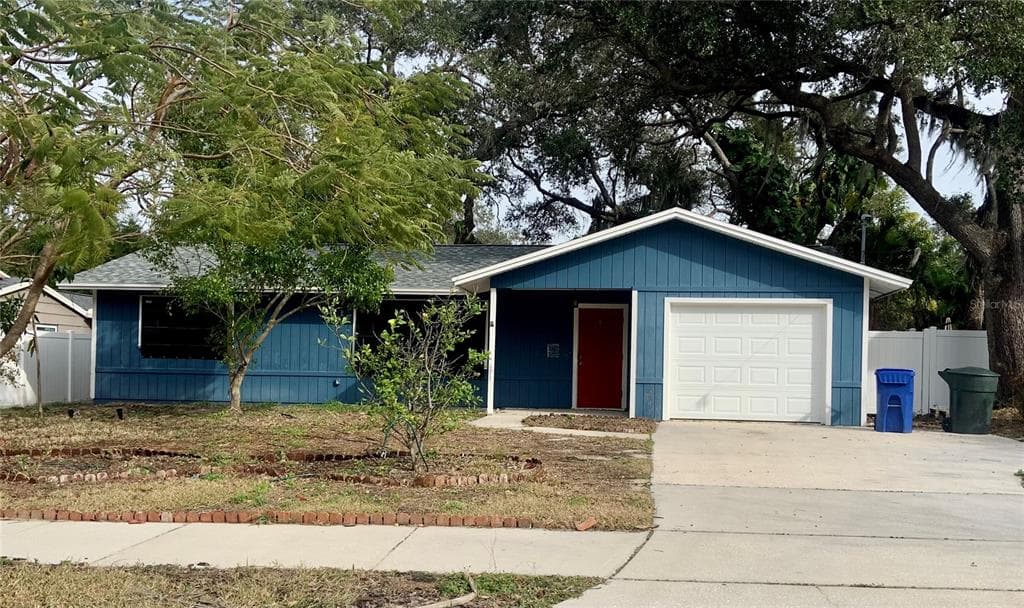 309 BROADWAY DUNEDIN, FL 34698