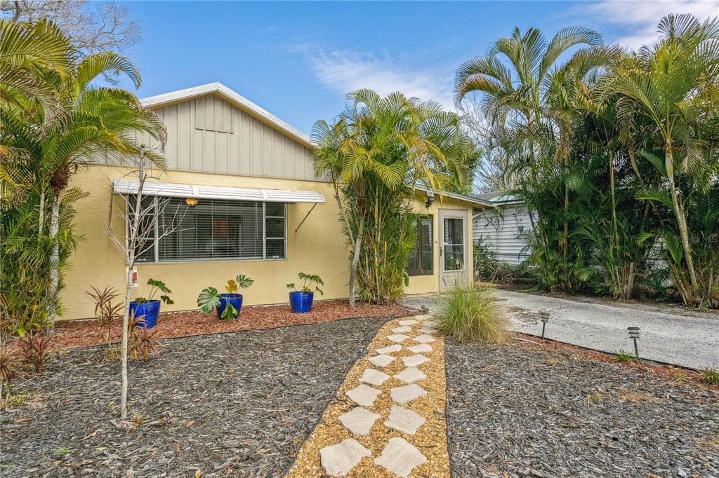 4229 3RD AVENUE N ST PETERSBURG, FL 33713