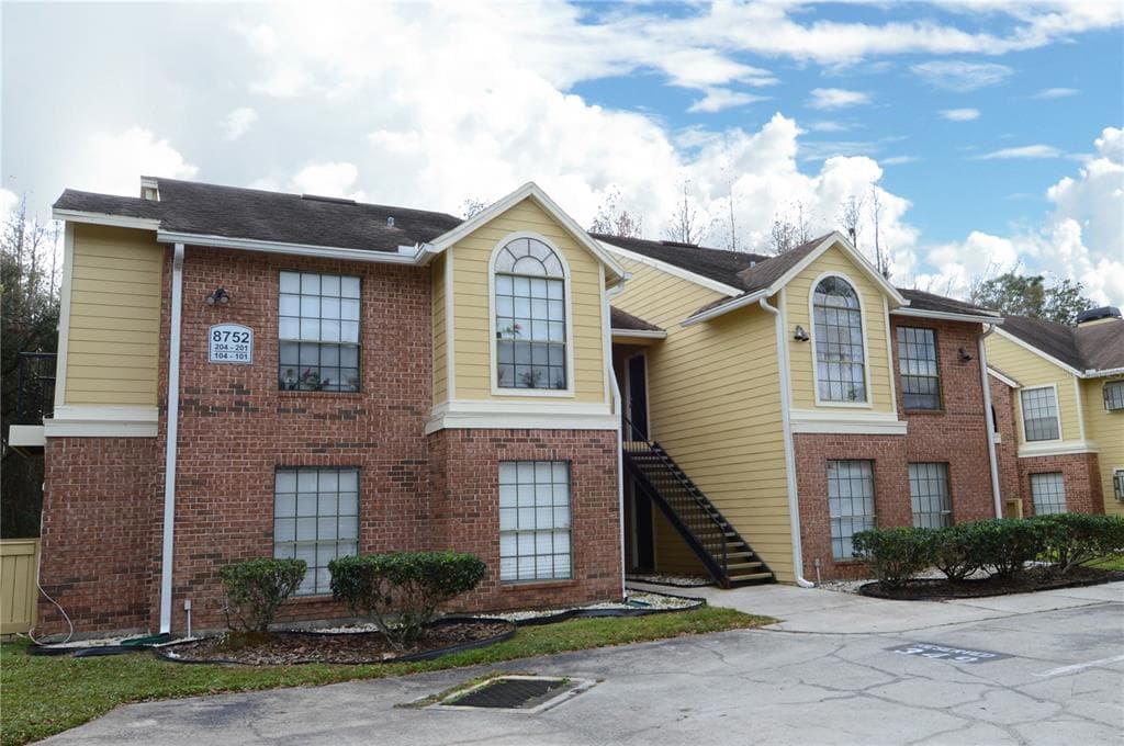 8752 MALLARD RESERVE DRIVE UNIT 203 (Furnished) TAMPA, FL 33614