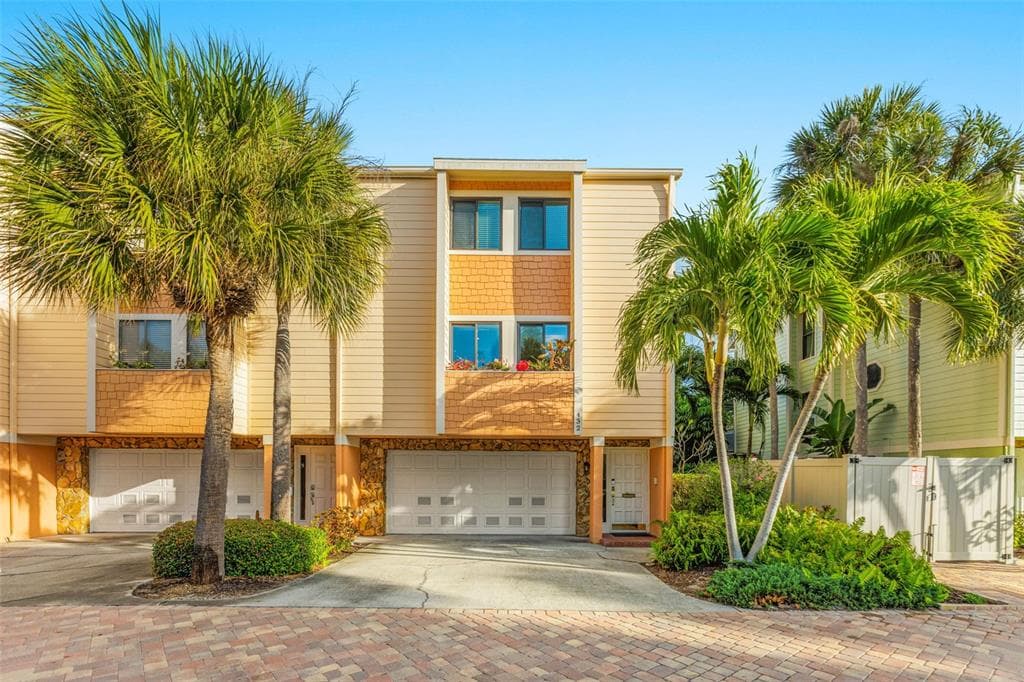 432 SANDY HOOK ROAD TREASURE ISLAND, FL 33706