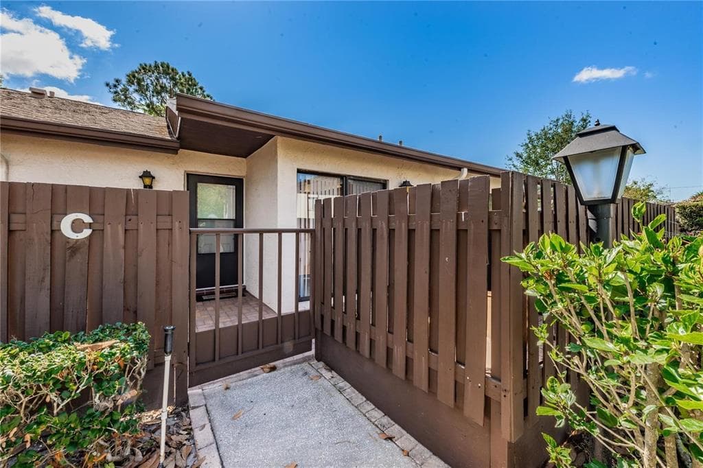 1725 PINE RIDGE WAY E UNIT C PALM HARBOR, FL 34684