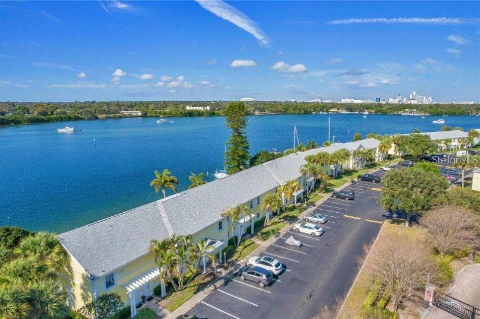 3889 POMPANO DRIVE SE UNIT C ST PETERSBURG, FL 33705