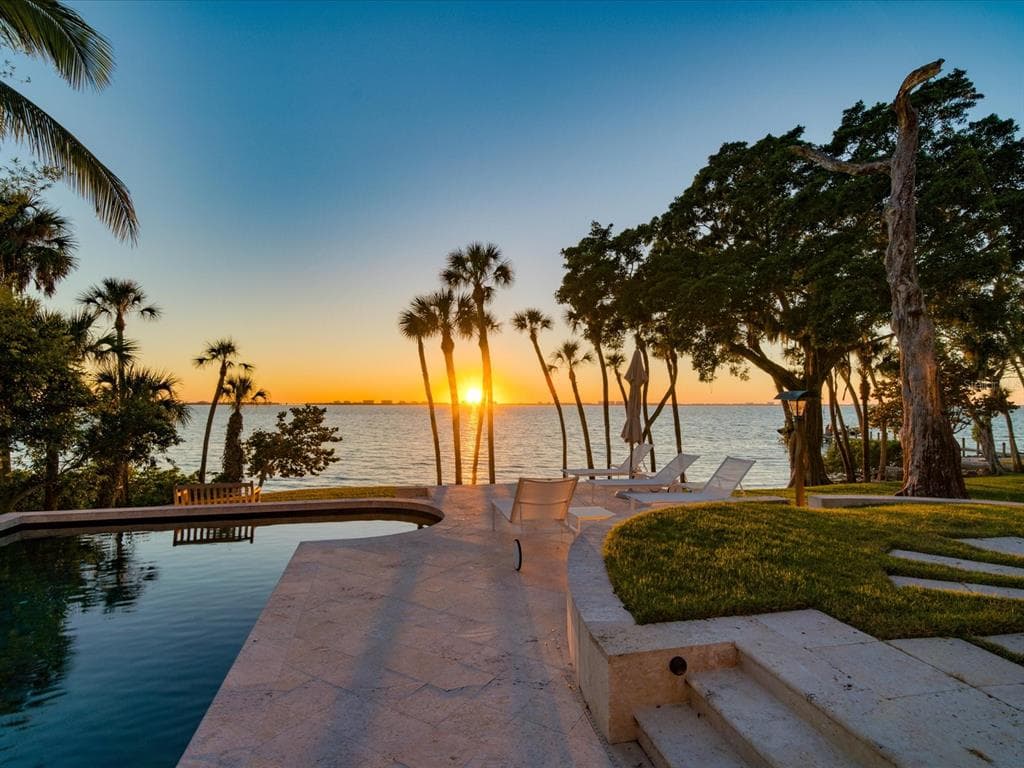 900 ALAMEDA LANE SARASOTA, FL 34234