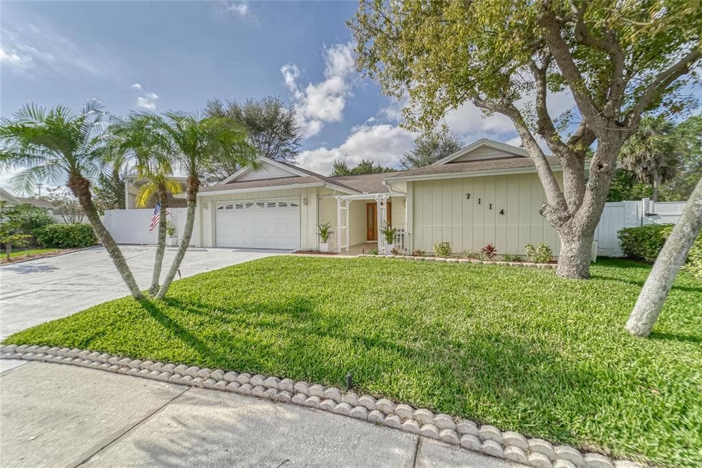 7114 EDENWOOD PLACE TAMPA, FL 33615