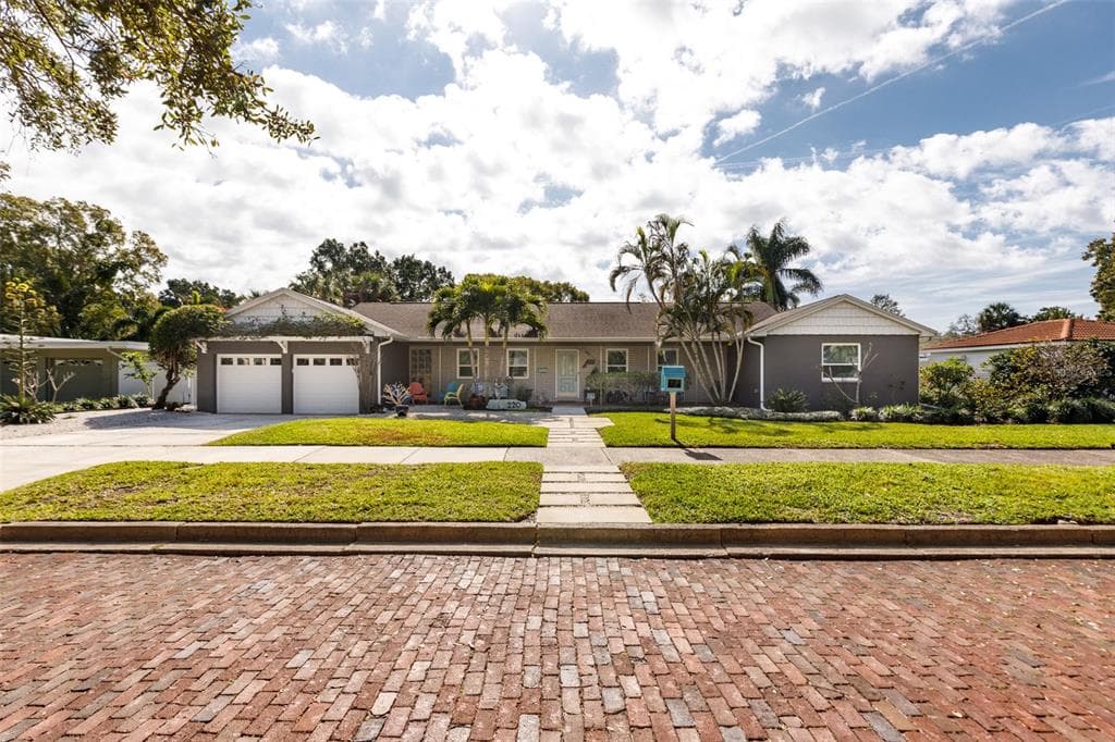 220 60TH AVENUE S ST PETERSBURG, FL 33705